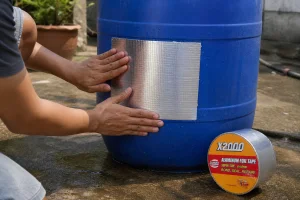 Vá mái tôn thủng, rách